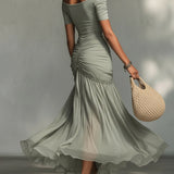 Clara - Vestido Maxi de Tecido Elástico e Chiffon Cinza para Mulher